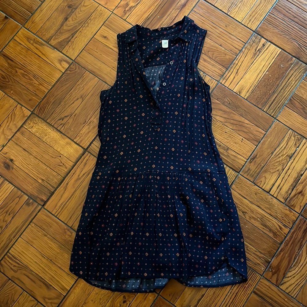 sleeveless dress